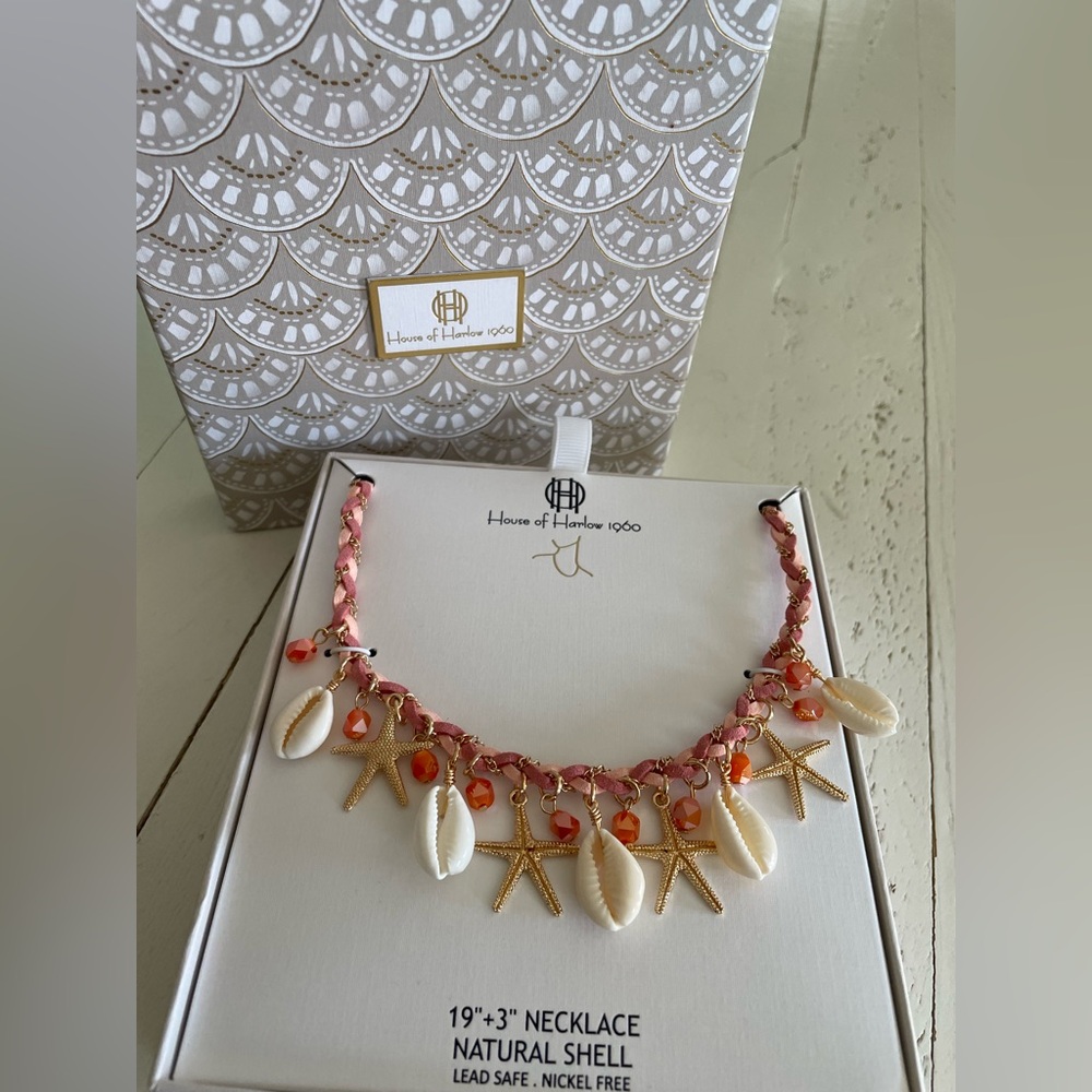 House of Harlow 1960 Seashell Necklace Natural Shell Gold Tone 19” Coastal NIB